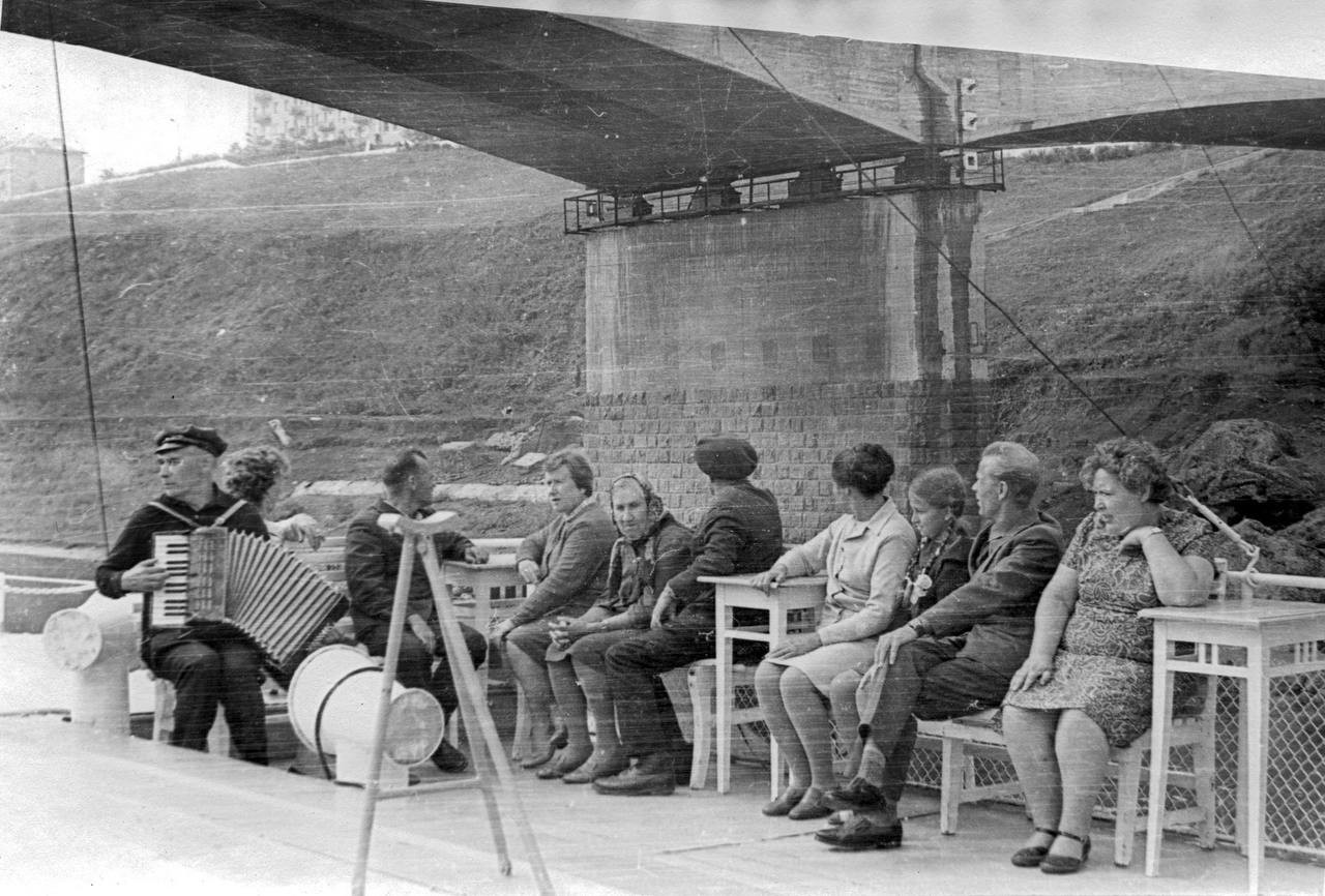 Слушать под наши старые фотки. 1958 Год мост на Вятке фото. Mvsikstadt Marknevkirchen 1973 г.