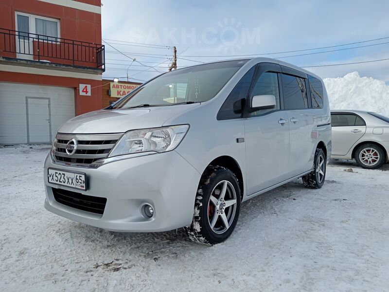 Nissan Serena 2013